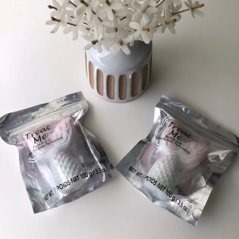 Mermaid Tail Bath Bombs SET OF 2 Spa Bath Fizzy Shimmering Pastel Pair Relax NEW